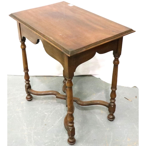 3121 - 20th century walnut lamp table with shaped cross stretchers, 69 x 45 x 71 cm H. Not available for in... 