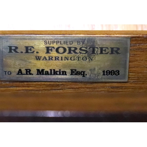 3135 - RE Forster, Warrington, a 20th century oak dresser in the 18th century style, cross banded and panel... 