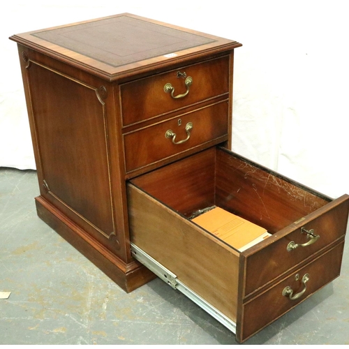 3151 - Bevan Funnell Reprodux two drawer filing cabinet, with gilt tooled leather top and two keys, 52 x 65... 