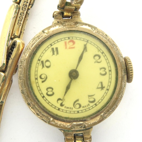 76 - Ladies vintage gold plated wristwatch, working at lotting. P&P Group 1 (£14+VAT for the first lot an... 