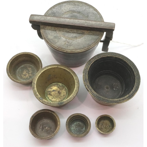 96 - Cased set of metal bell weights, (imperial). P&P Group 1 (£14+VAT for the first lot and £1+VAT for s... 