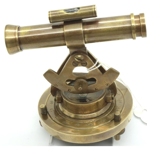 104 - Brass telescope with compass to base, H: 90 mm. P&P Group 1 (£14+VAT for the first lot and £1+VAT fo... 