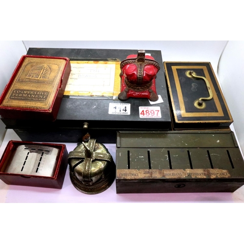 114 - Collection of mixed metal money boxes and sewing boxes, various sizes (7). P&P Group 2 (£18+VAT for ... 