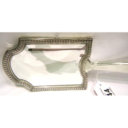 144 - Continental 800 silver hand mirror, unusually double-sided with bevelled glass, L: 28 cm. P&P Group ... 