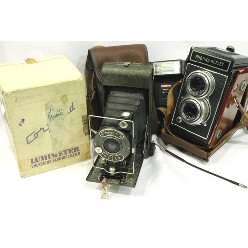 394 - Collection of mixed cameras to include Photini twin lens reflex and a lucimeter enlarging ensign fol... 