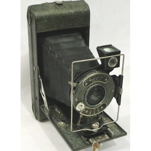 394 - Collection of mixed cameras to include Photini twin lens reflex and a lucimeter enlarging ensign fol... 