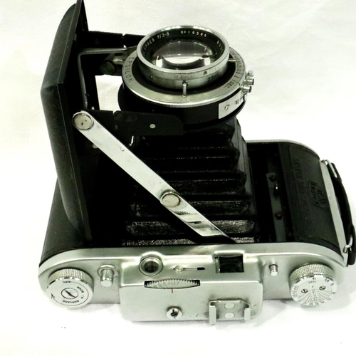 402 - Leather cased Ensign Selfix 820 special bellows camera. P&P Group 2 (£18+VAT for the first lot and £... 