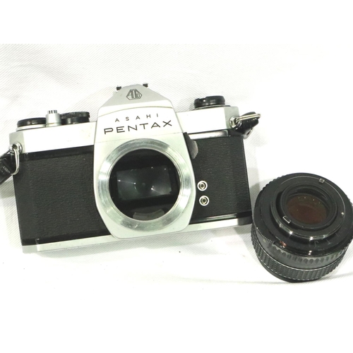 405 - Pentax SP1000 with Takumar F2 55mm lens with accessories in an Antler bag. P&P Group 2 (£18+VAT for ... 