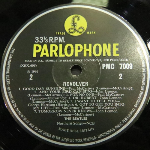 457 - The Beatles Revolver (mono), black and yellow label, XEX605-3 PMC 7009. Good used/played condition, ... 