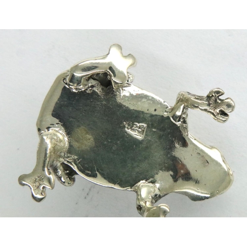 154 - 925 silver Frog pin cushion, L: 20 mm. P&P Group 1 (£14+VAT for the first lot and £1+VAT for subsequ... 