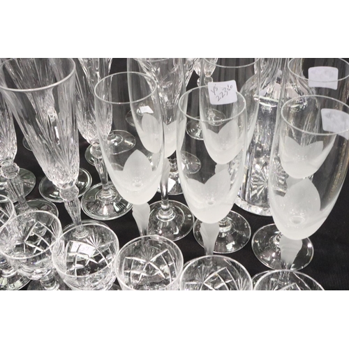 285A - A collection of mixed crystal including six Brierley port glasses, six cocktail coupes with flared r... 