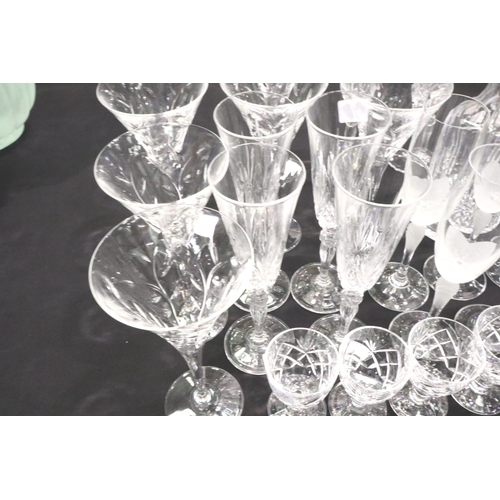 285A - A collection of mixed crystal including six Brierley port glasses, six cocktail coupes with flared r... 