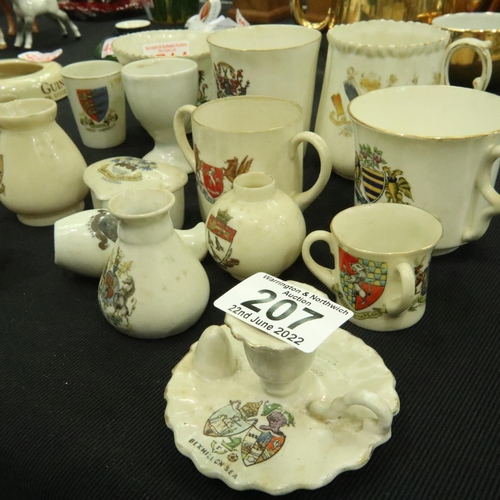 207 - Seventeen mixed Crested Ware items including Arcadian. Not available for in-house P&P, contact Paul ... 