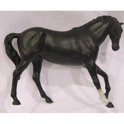 243 - Beswick Black Beauty horse, H: 17 cm. No cracks, chips or visible restoration. P&P Group 2 (£18+VAT ... 