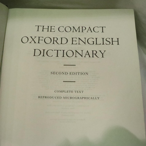 415 - Cased new edition Oxford The Complete Oxford English dictionary. P&P Group 2 (£18+VAT for the first ... 