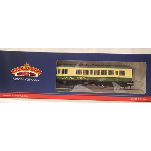 2091 - Bachmann 34-25 L.N.E.R camping coach, in excellent condition, boxed. Also an excellent condition com... 