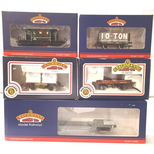 2104 - Five Bachmann OO scale wagons including 37-537x brake van, LMR Green Invicta Rail Exclusive 37-202x ... 