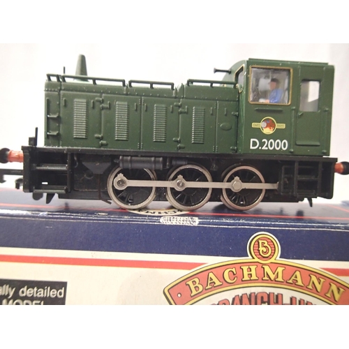 2117 - Bachmann 31-350 class 03 diesel BR Green, Late Crest D2000, excellent condition, box with wear. P&P ... 