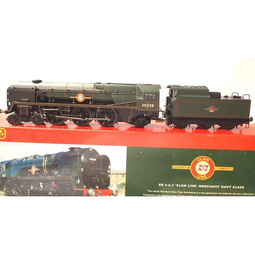 2132 - Hornby R2169 Merchant Navy class, Clan Line 35028, Green Late Crest, excellent condition, box with w... 