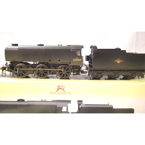 2133 - Hornby R2344 class Q1 locomotive 33009, Black Late Crest, weathered, excellent condition (one tender... 