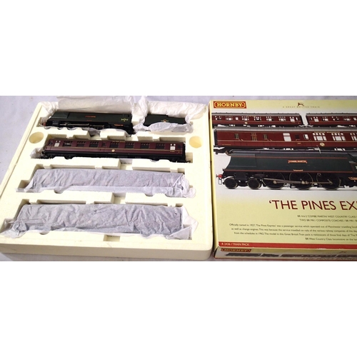 2140 - Hornby R2436 Pines Express train pack West County Class Combe Martin 34043 with three MK1 maroon coa... 