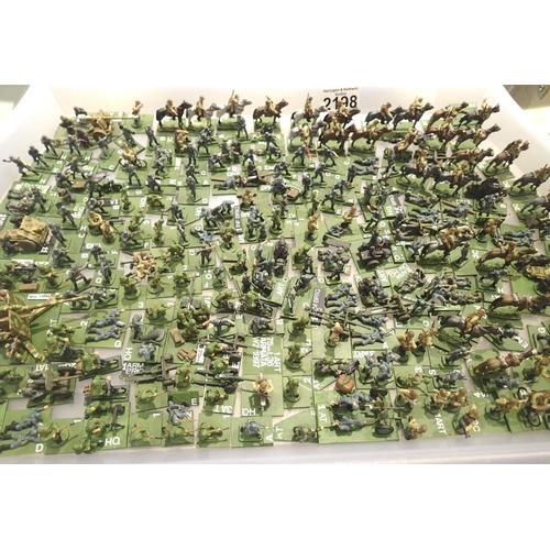 2198 - Selection of Wargaming military 1/72 scale figures, mostly plastic, finished to an excellent conditi... 