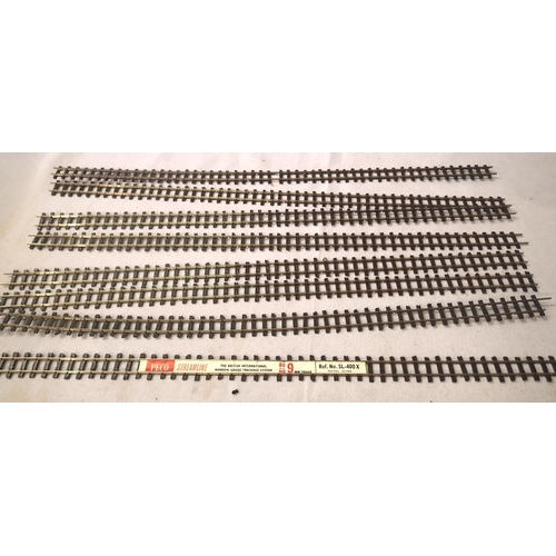 2246 - Peco SL 400x, 009 narrow gauge track, eight 46 cm lengths. In very good to excellent condition. P&P ... 