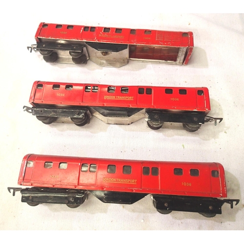 2251 - Three Ever Ready tinplate London underground coaches, one missing bogie. P&P Group 1 (£14+VAT for th... 