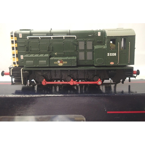 2285 - Bachmann 32-112, class 08 diesel, green, Late Crest D3336. In good condition, body loose on chassis,... 