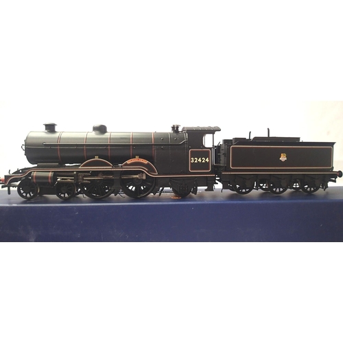 2290 - Bachmann 31-921, class H2, Beachy Head 32424, BR Black Early Crest. In excellent condition, box has ... 