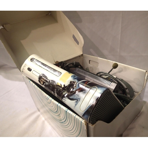 2363 - Boxed Xbox 360 with cables and remote. P&P Group 2 (£18+VAT for the first lot and £3+VAT for subsequ... 