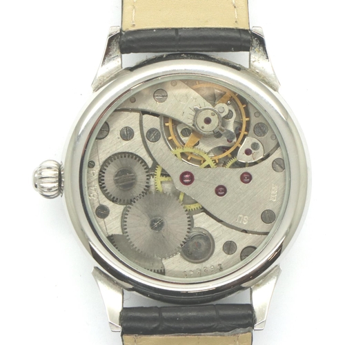 137 - Gents Russian wristwatch, working at lotting. P&P Group 1 (£14+VAT for the first lot and £1+VAT for ... 