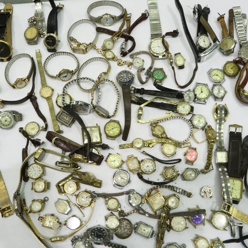 140 - Approximately 100 ladies wristwatches including Rotary and Seiko. P&P Group 1 (£14+VAT for the first... 