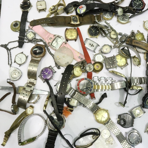 141 - Large quantity of mixed mainly gents wristwatches for spares or repair. P&P Group 1 (£14+VAT for the... 