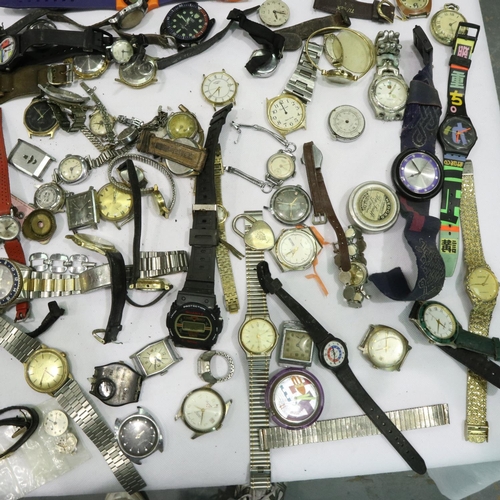 141 - Large quantity of mixed mainly gents wristwatches for spares or repair. P&P Group 1 (£14+VAT for the... 