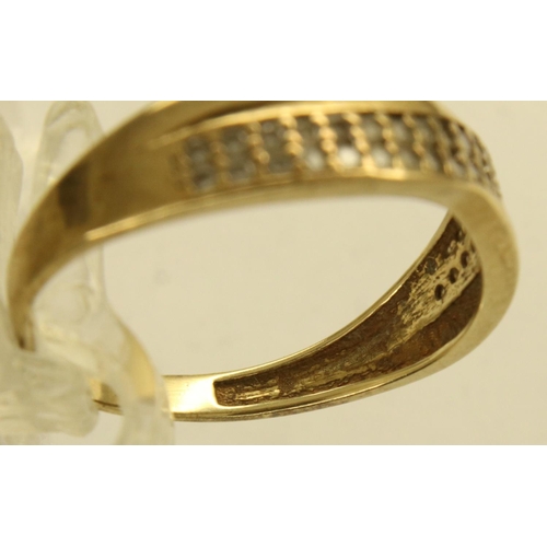 36 - 9ct gold stone set ring, size L, 1.3g. P&P Group 1 (£14+VAT for the first lot and £1+VAT for subsequ... 