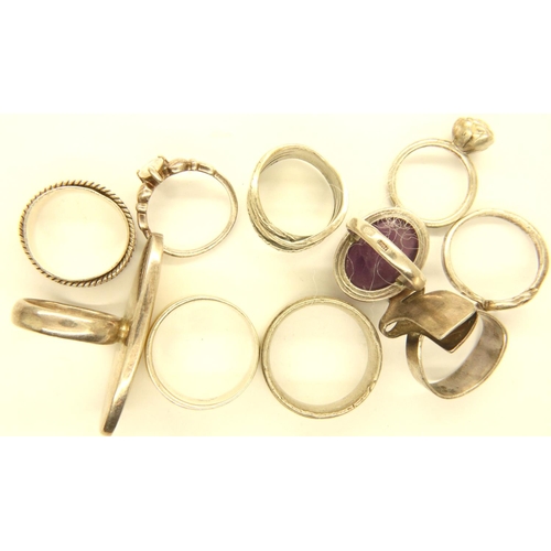 37 - Ten silver rings including 925, various sizes, combined 64g. P&P Group 1 (£14+VAT for the first lot ... 