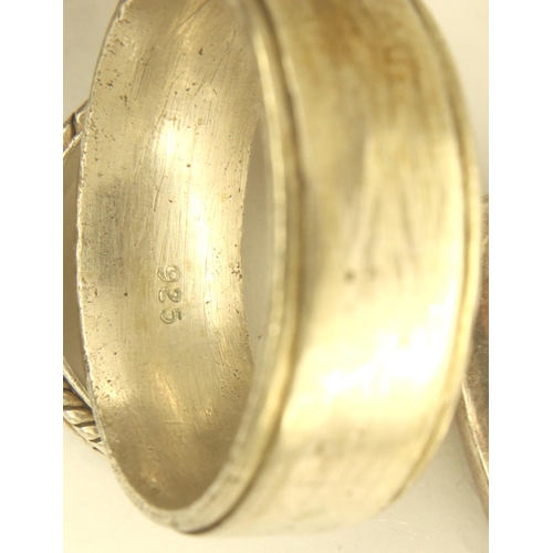 37 - Ten silver rings including 925, various sizes, combined 64g. P&P Group 1 (£14+VAT for the first lot ... 