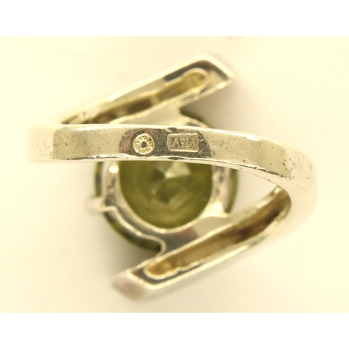 43 - Ten 925 silver and white metal rings, mixed sizes. P&P Group 1 (£14+VAT for the first lot and £1+VAT... 