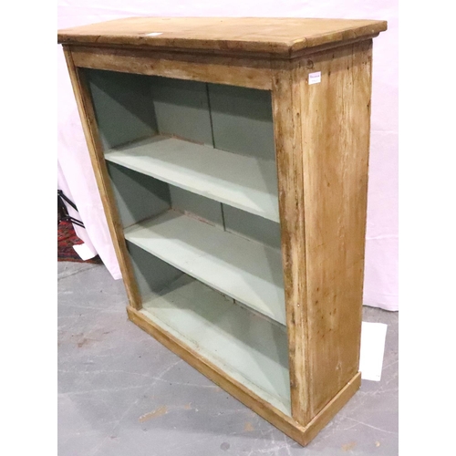 3095 - A Victorian country pine, open bookcase with two internal shelves, 101 x 34 x 116 cm H. Not availabl... 