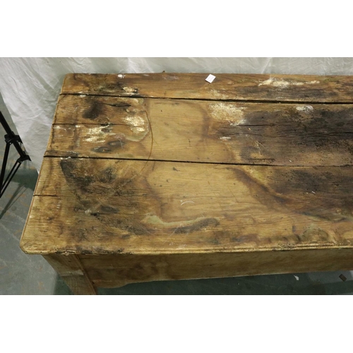 3101 - An 18th century distressed oak chest, for restoration, 143 x 60 x 72 cm H. Not available for in-hous... 