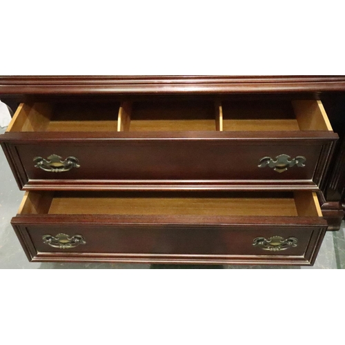 3132 - Gibbard reproduction mahogany chest of drawers, having sectioned top drawer above six further drawer... 