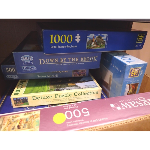 1019 - Quantity of mixed jigsaws. Not available for in-house P&P, contact Paul O'Hea at Mailboxes on 01925 ... 