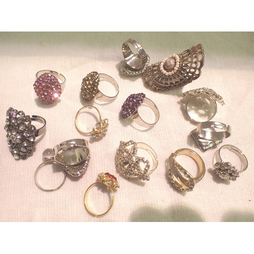 1070 - Mixed stone set rings, various sizes. P&P Group 1 (£14+VAT for the first lot and £1+VAT for subseque... 