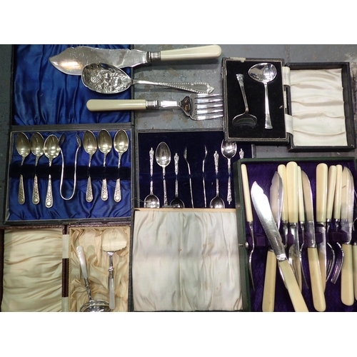 1121 - Quantity of boxed silver plated flatware items. P&P Group 3 (£25+VAT for the first lot and £5+VAT fo... 