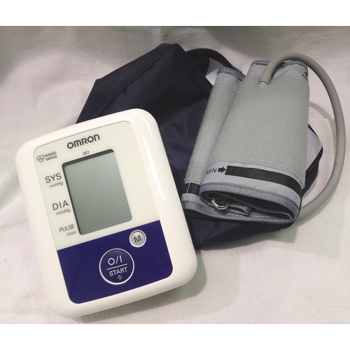 1135 - Cased Omron blood pressure monitor. P&P Group 2 (£18+VAT for the first lot and £3+VAT for subsequent... 