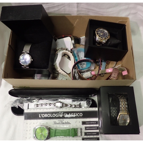 1160 - A large quantity of ladies and gents wristwatches, some boxed. P&P Group 2 (£18+VAT for the first lo... 