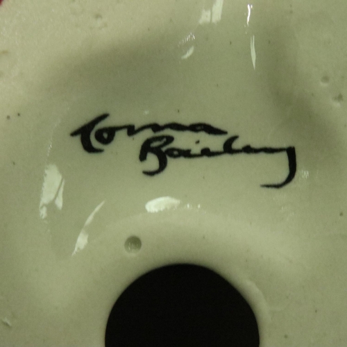 227 - Lorna Bailey cat, Honey, H: 12 cm. No cracks, chips or visible restoration. P&P Group 1 (£14+VAT for... 