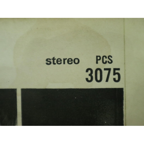 400 - Fourteen Beatles and Paul McCartney LP records including Help, Rubber Soul etc. Various pressings. P... 