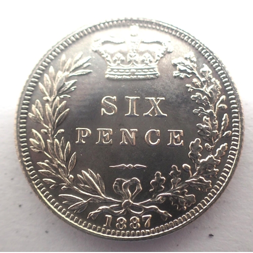 3029 - 1887 Young Head silver sixpence of Queen Victoria. P&P Group 0 (£5+VAT for the first lot and £1+VAT ... 